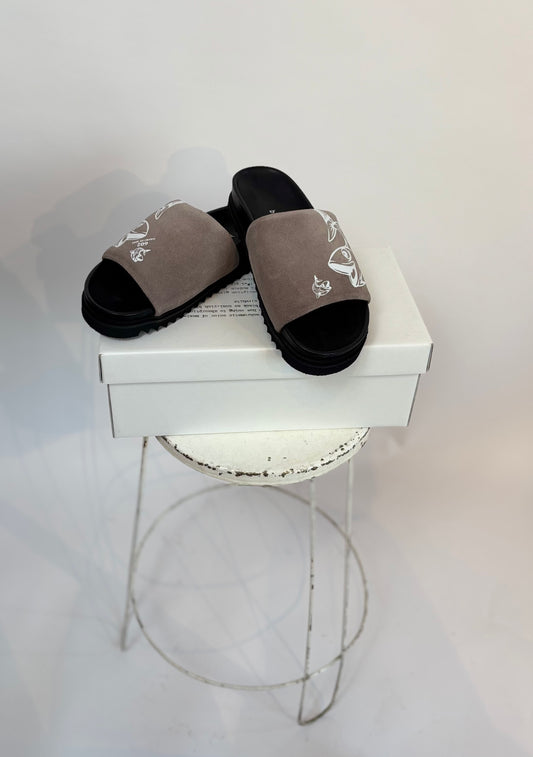 Rundholz Black Label - Printed Leather Slides in Grey Print