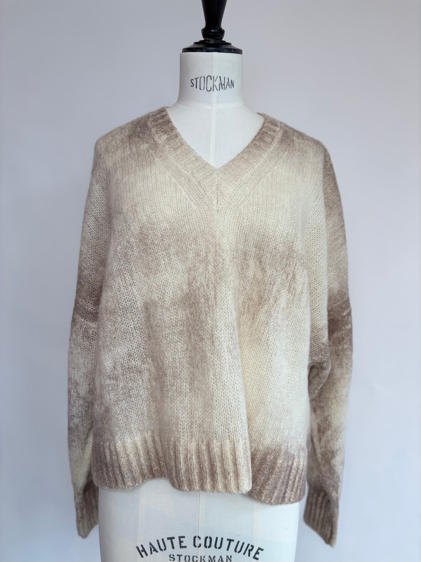 Avant Toi- Marble Effect Brushed Cashmere & Silk V-neck