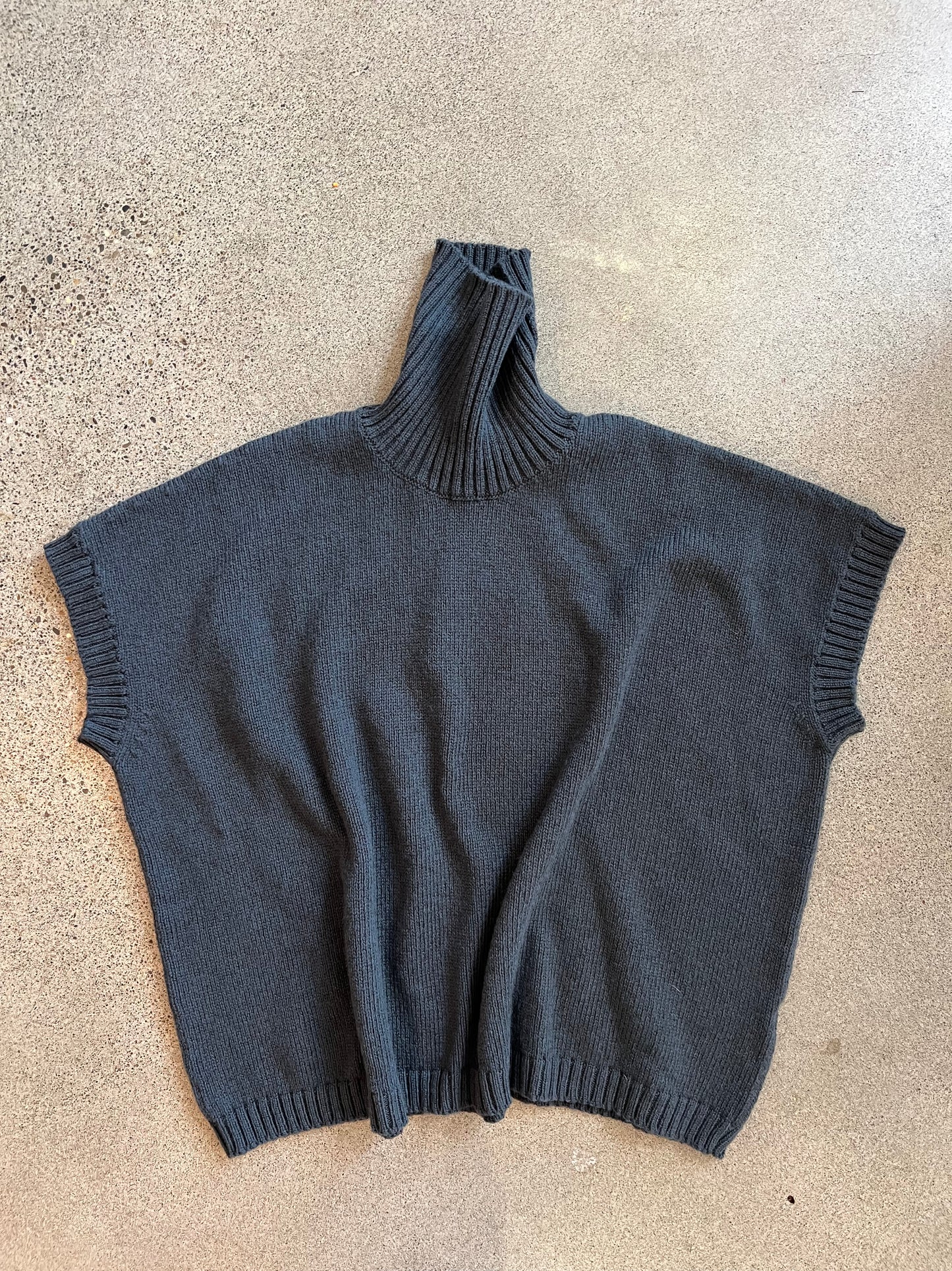 Labo Art- Wool Turtleneck Vest in Grafite