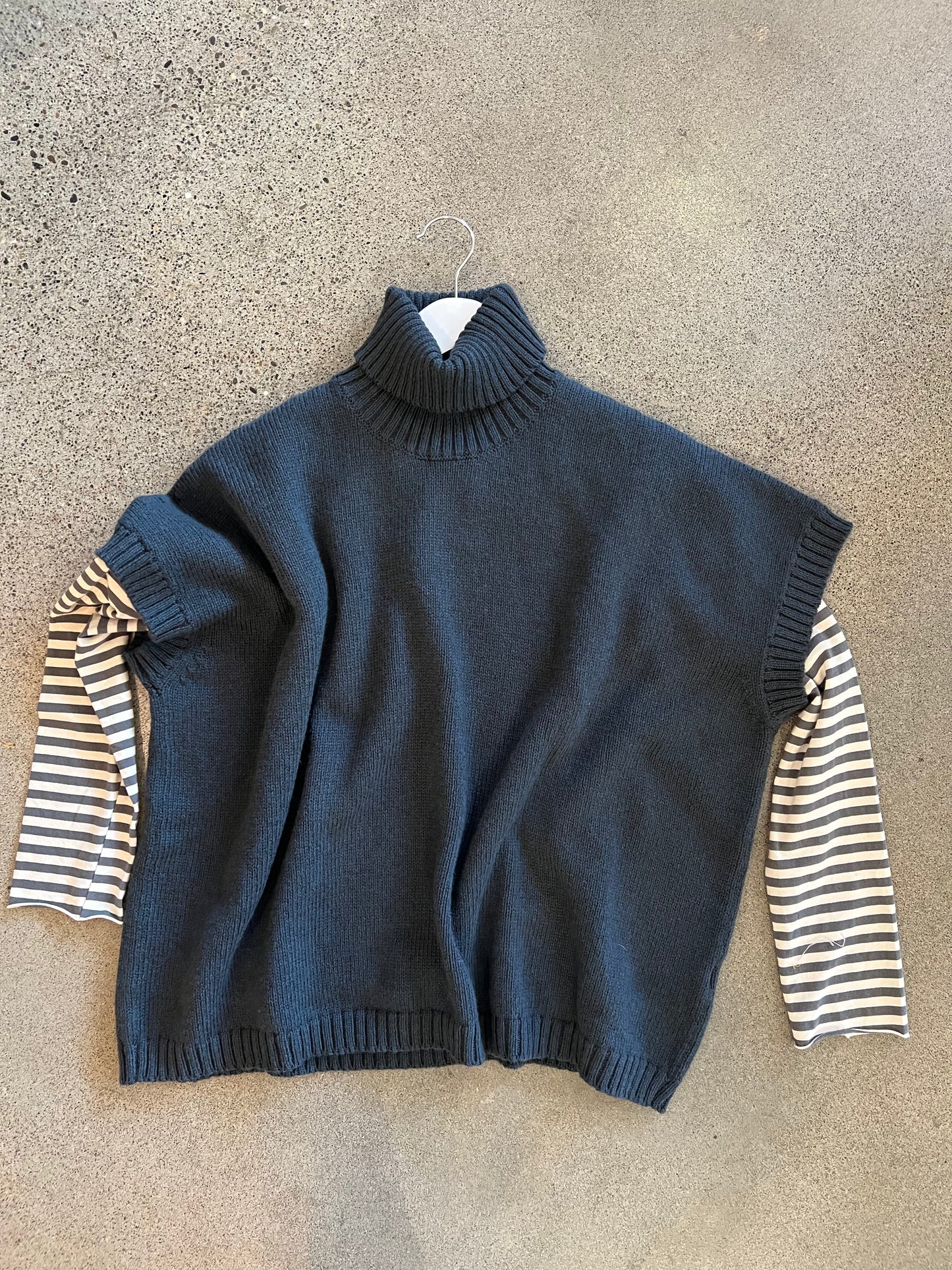 Labo Art- Wool Turtleneck Vest in Grafite