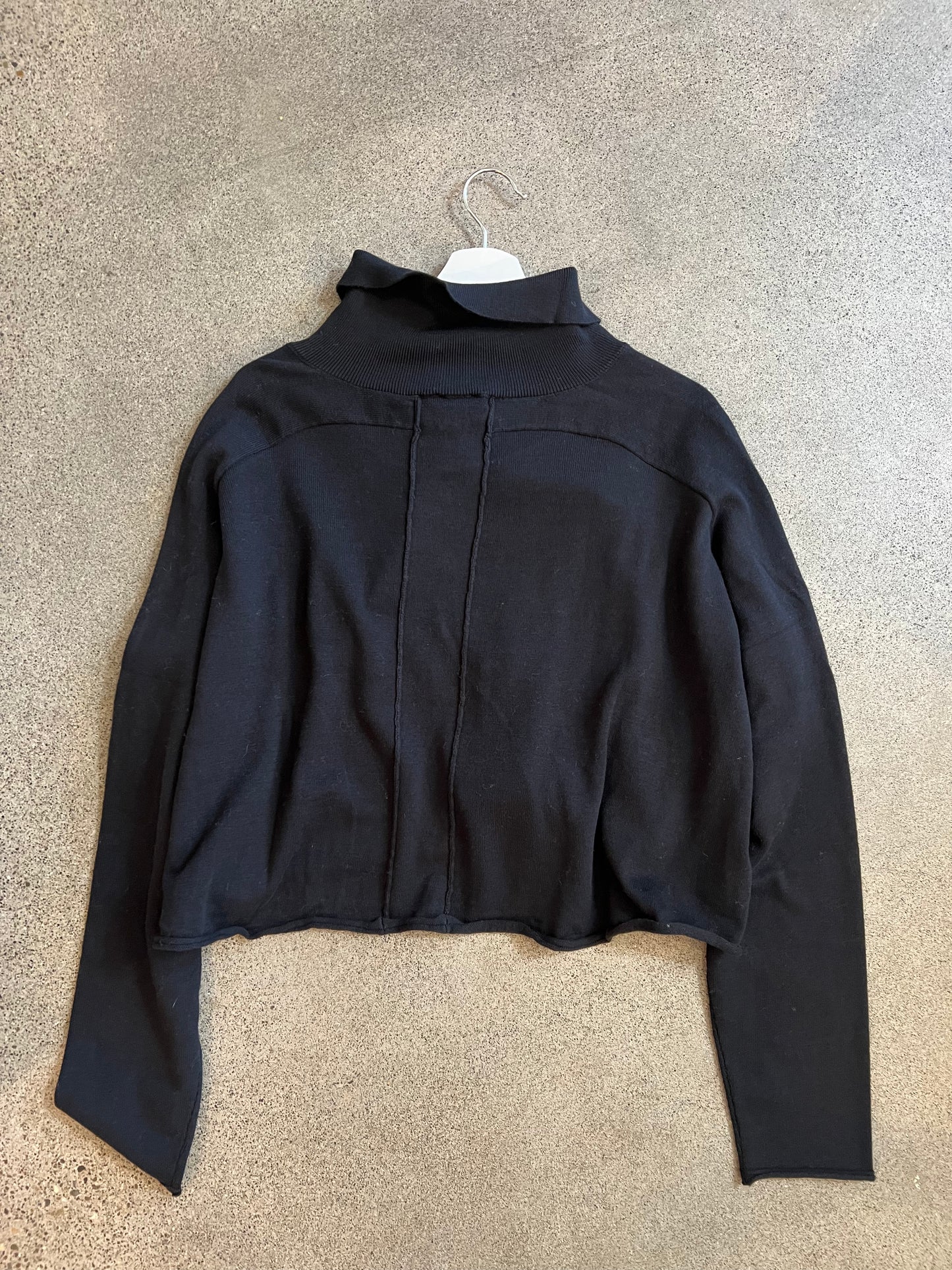 Rundholz Black Label - Collared Crop Flower Sweater in Red or Black