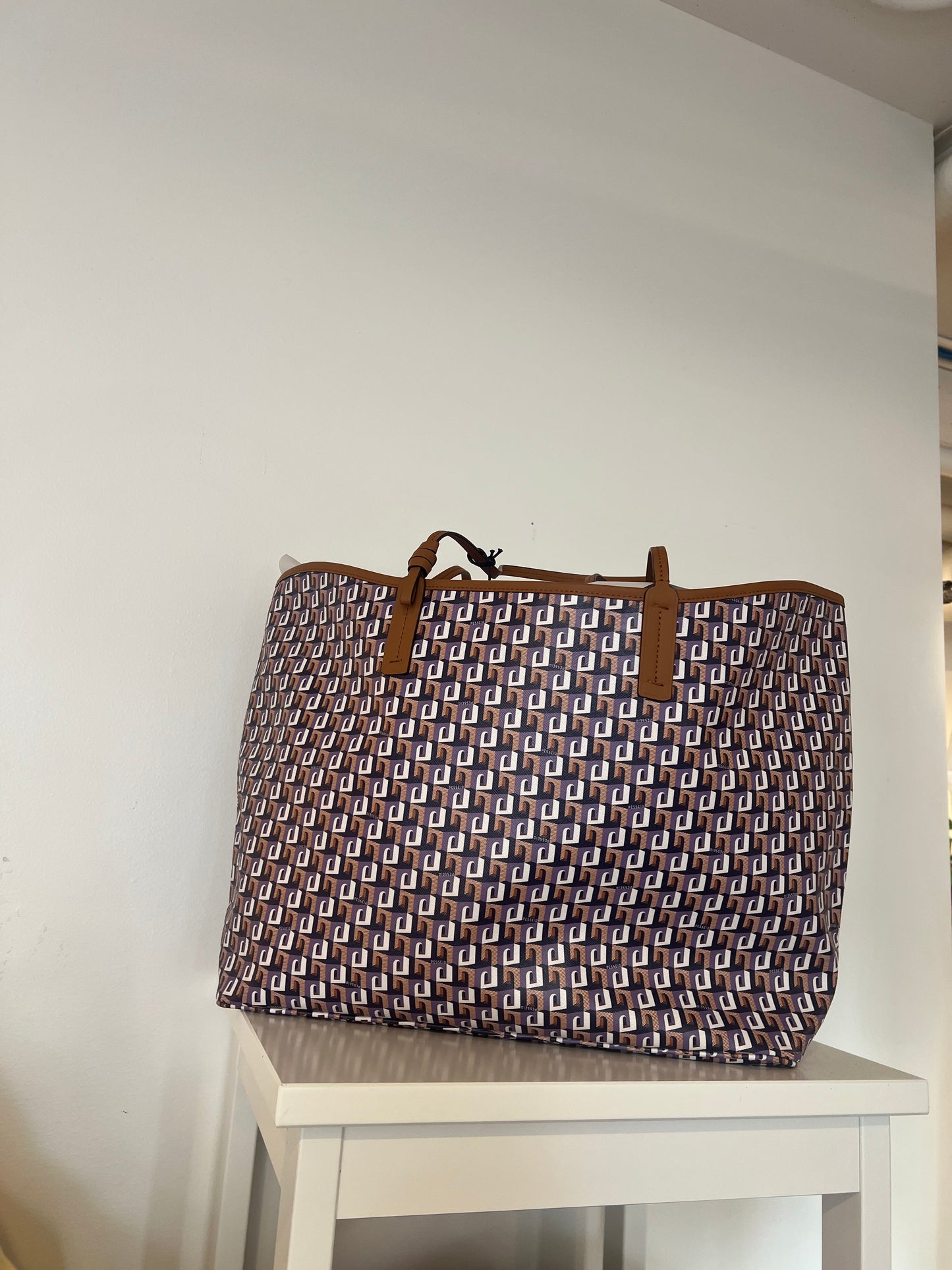 Pesseia - Shopper Tote in Austral