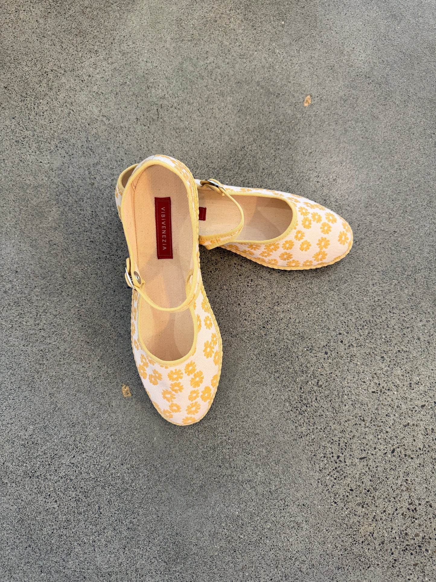 Vibi Venezia- Mary Jane Cotton Flower Print