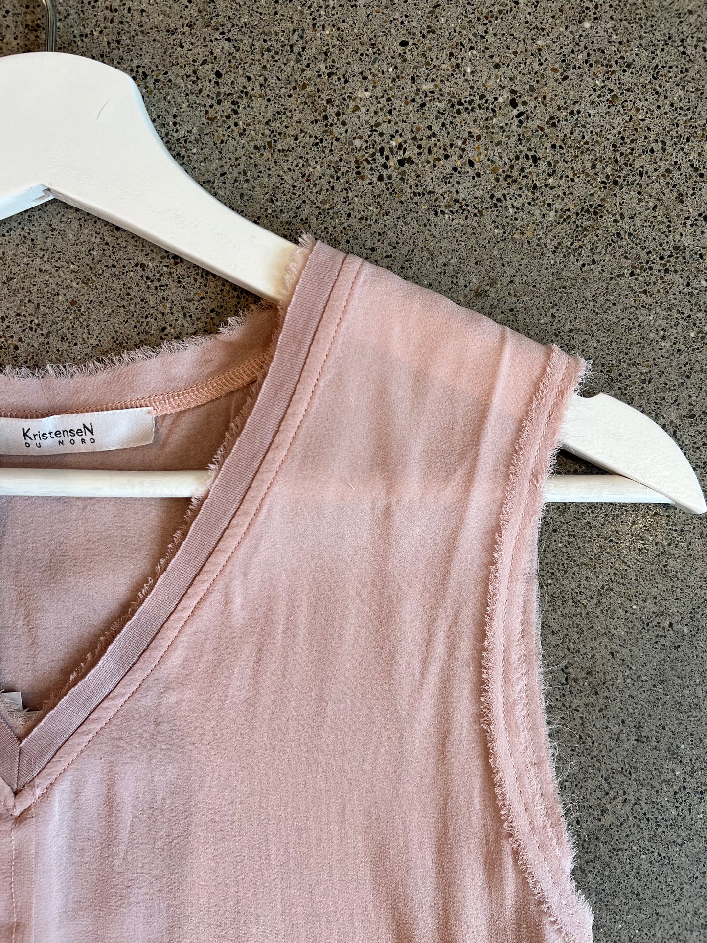 Kristensen Du Nord- Silk Georgette Sleeveless V-Neck Top in Dusty Rose