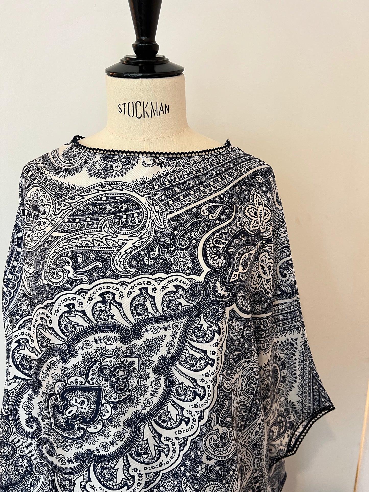 Monica Sarti - Poncho Lud in 3 Color Ways