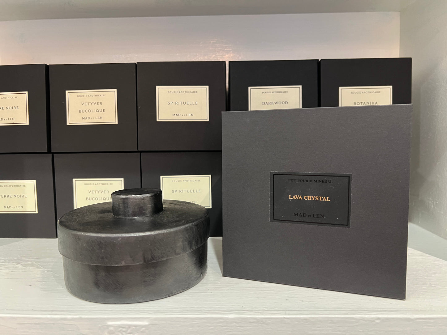 Mad et Len Bougie Apothicaire - Lava/Crystal Potpourri in Flat Petite Tin