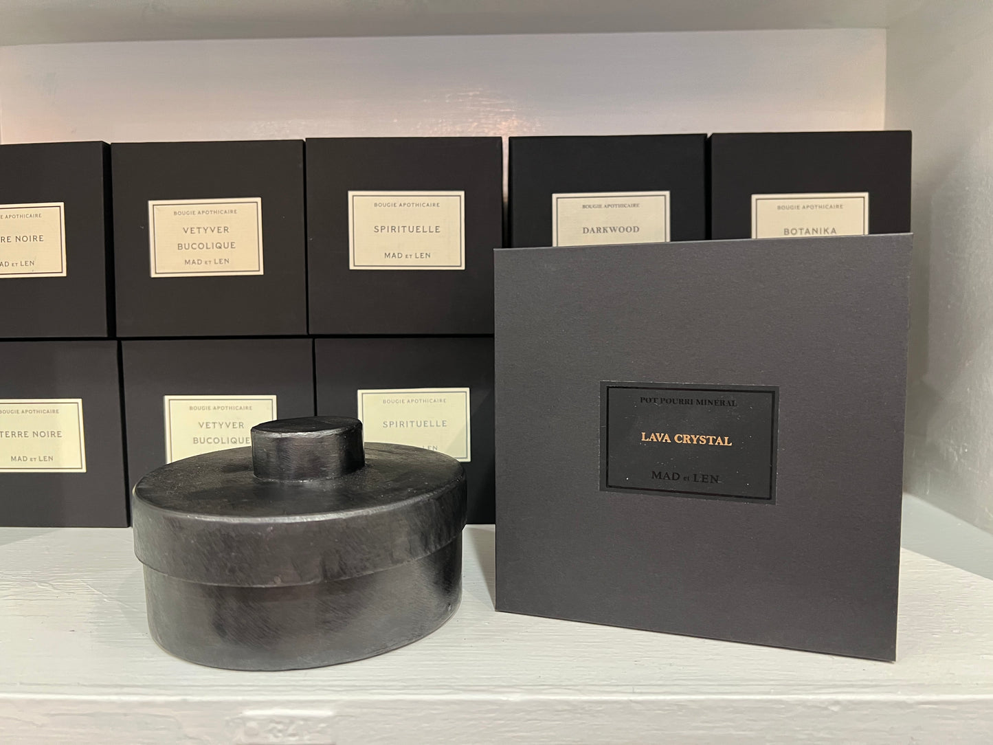 Mad et Len Bougie Apothicaire - Lava/Crystal Potpourri in Flat Petite Tin