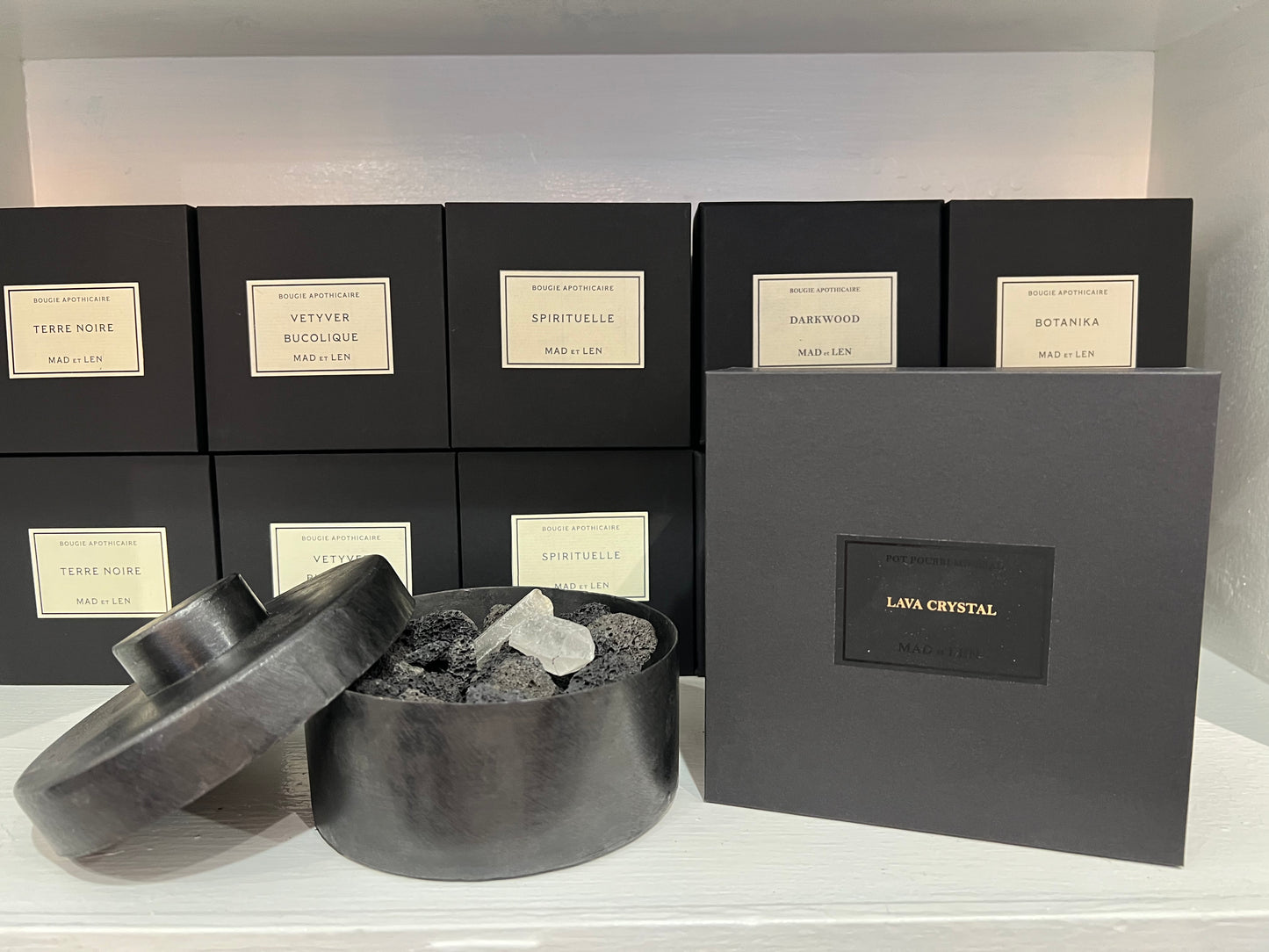 Mad et Len Bougie Apothicaire - Lava/Crystal Potpourri in Flat Petite Tin