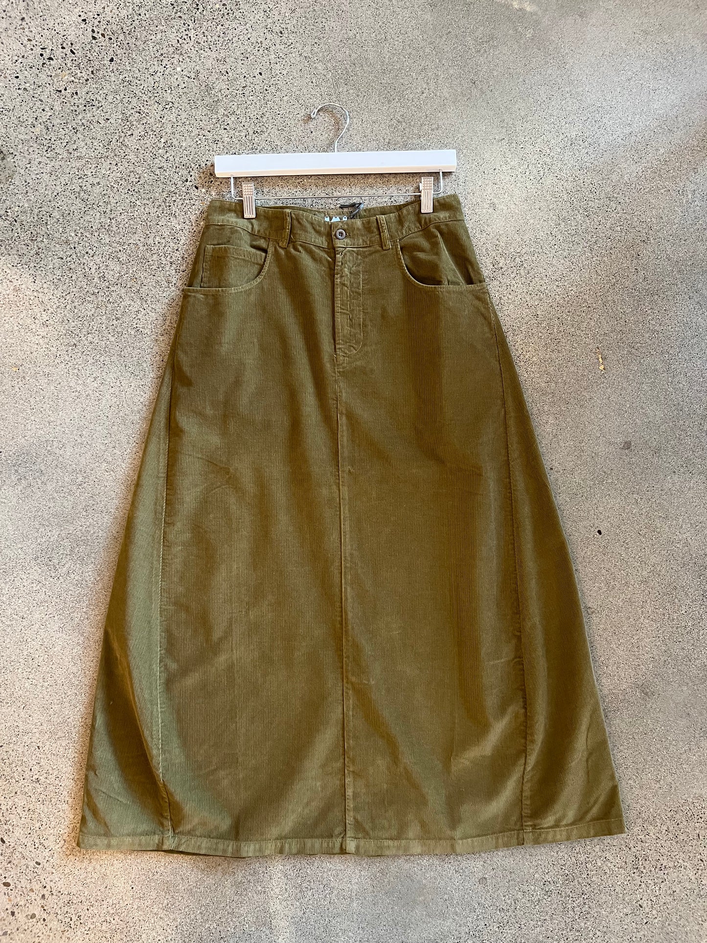 Labo Art - Corduroy A-Line Skirt in Olive
