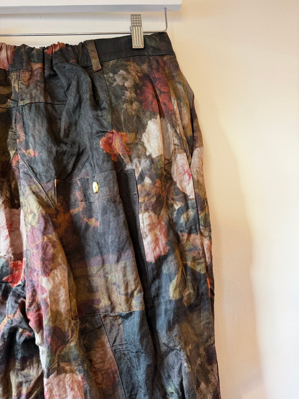 Aleksandr Manamïs - Pants in Automne Rouge- Natural or Black Rose