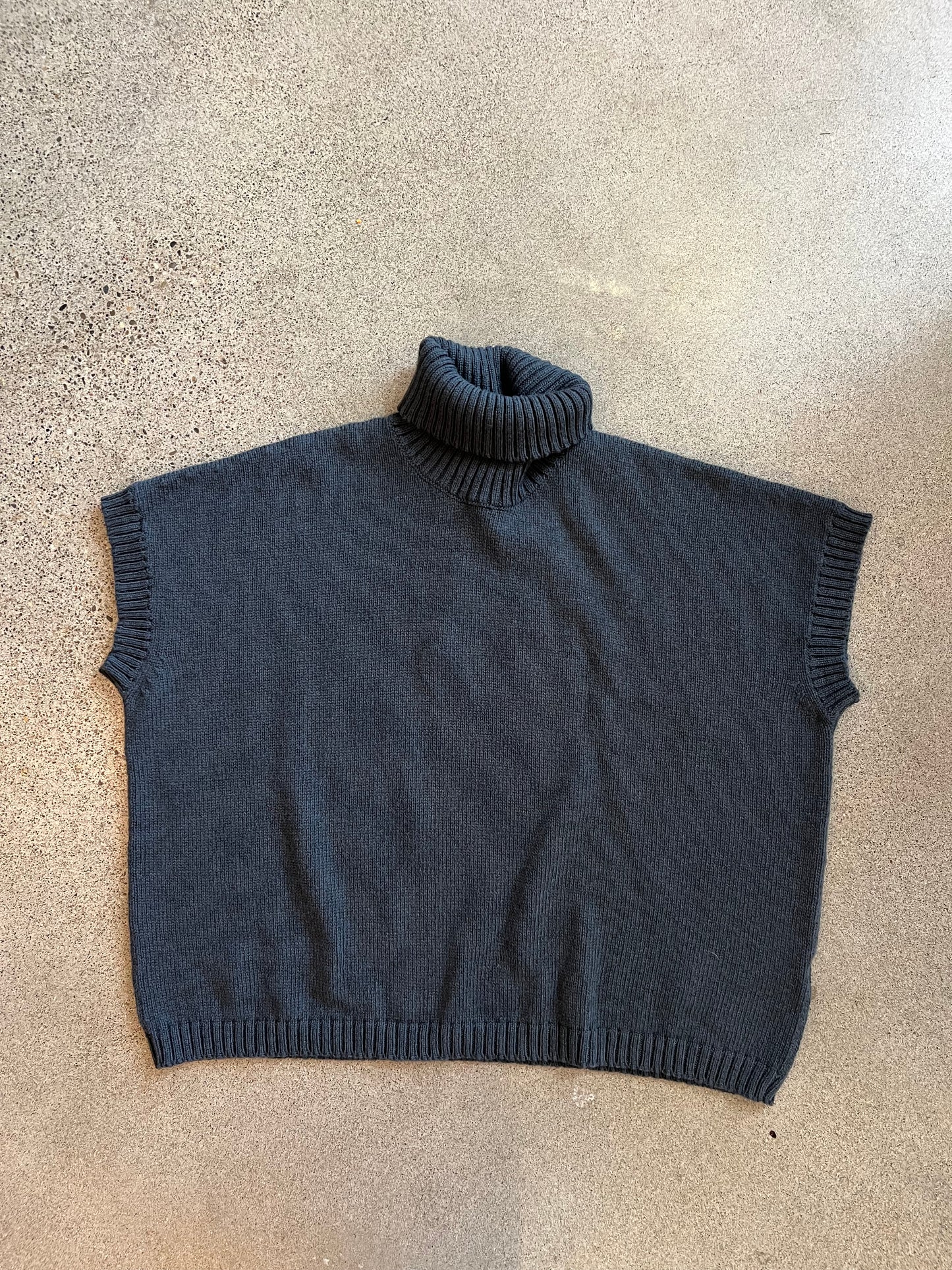 Labo Art- Wool Turtleneck Vest in Grafite