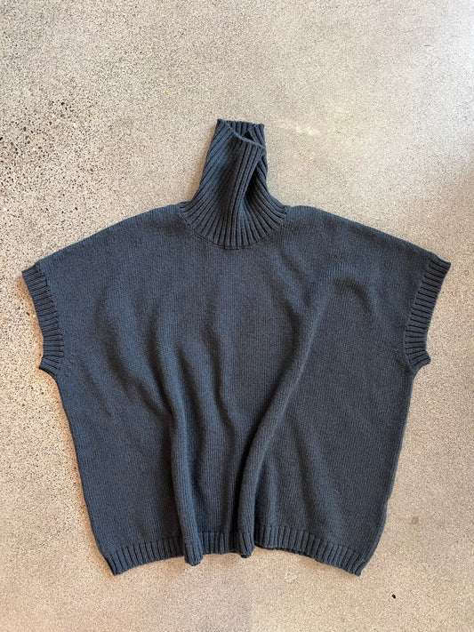 Labo Art- Wool Turtleneck Vest in Grafite