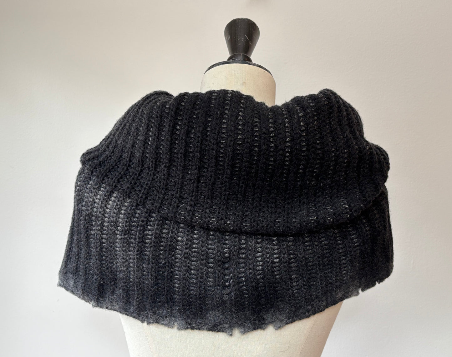 Avant Toi - Hand Painted Corn Cob Stitch Neck Warmer