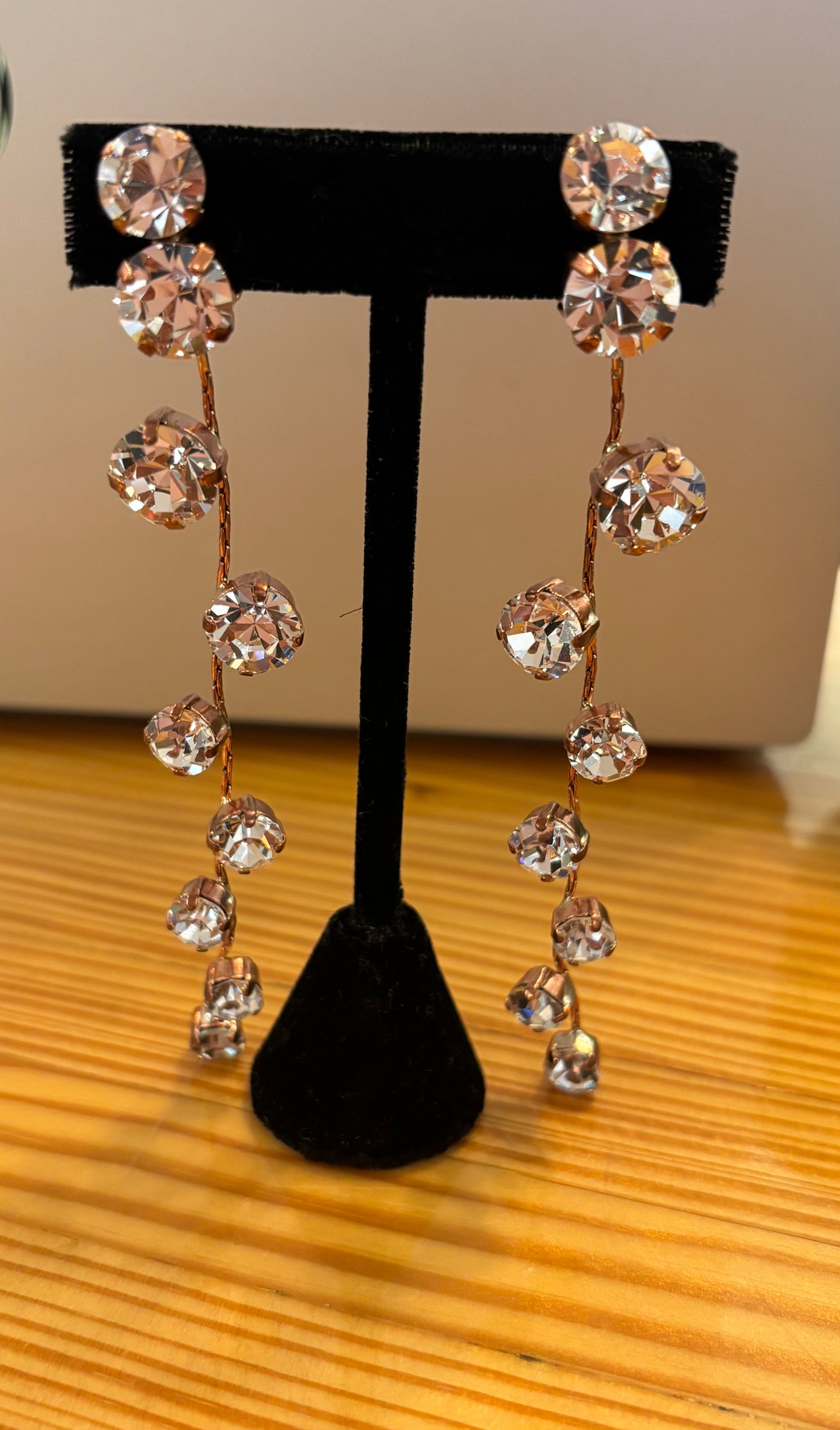 Alba Bijoux - Long Clip Earrings