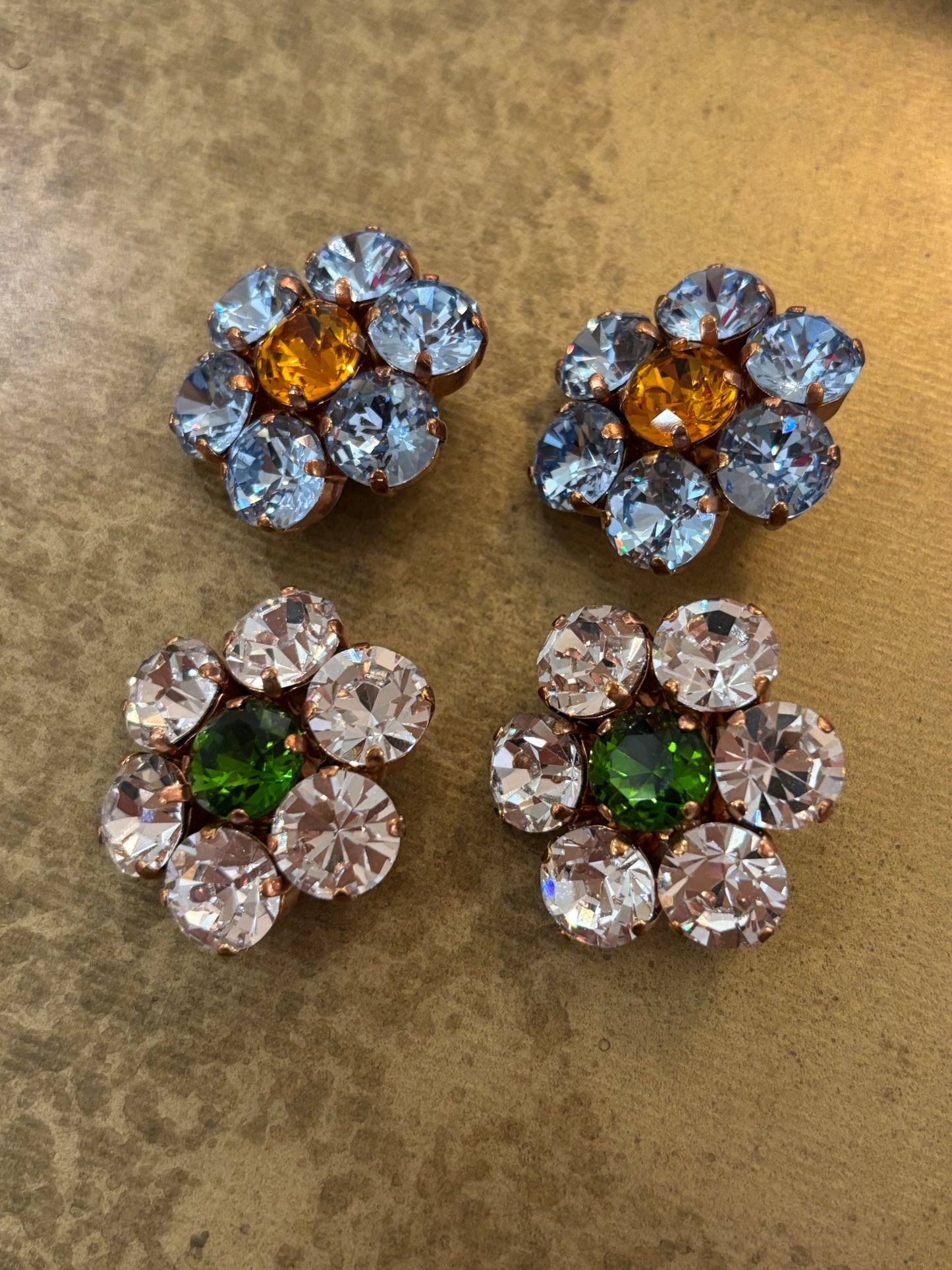 Alba Bijoux - Flower Clip Earrings