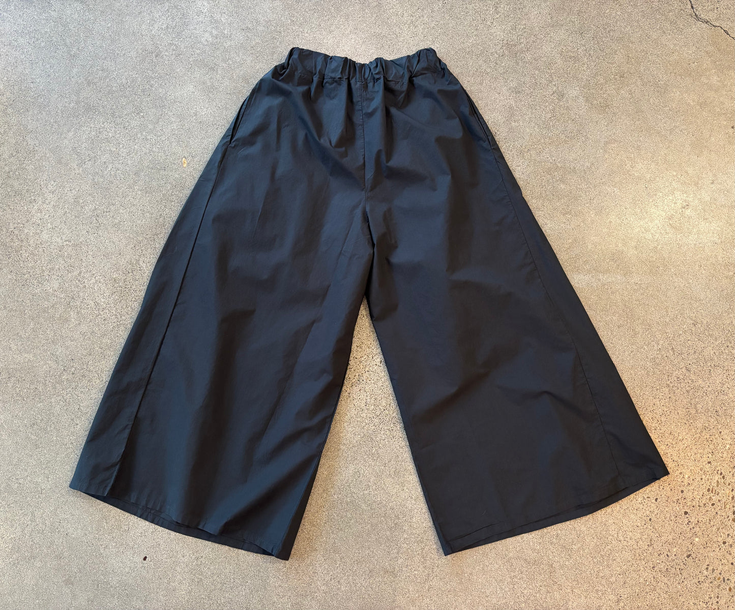 Labo Art - Panta Rombo Clara in Black