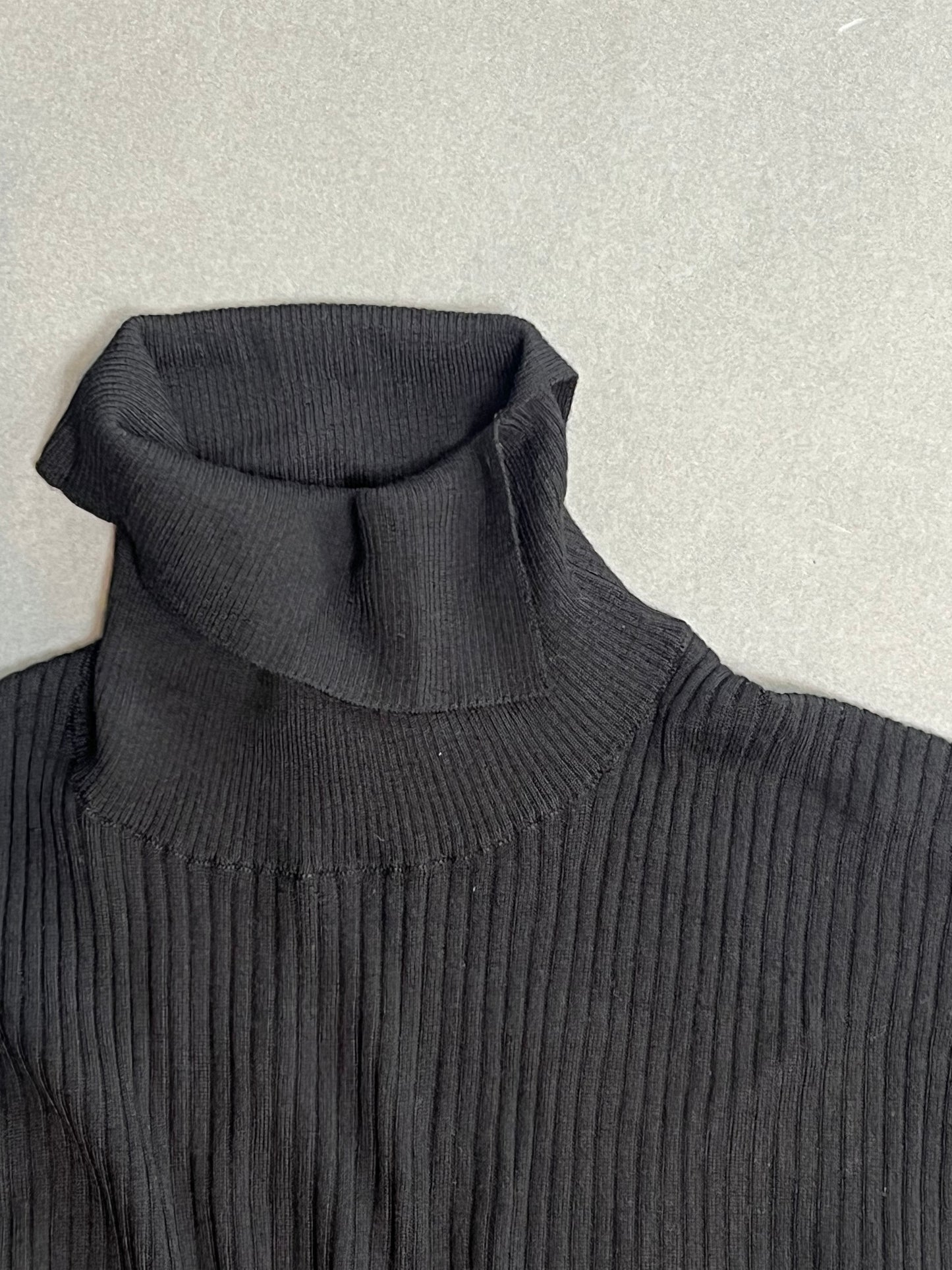 Lis Lareida - Lilly Turtleneck in Black or Branch