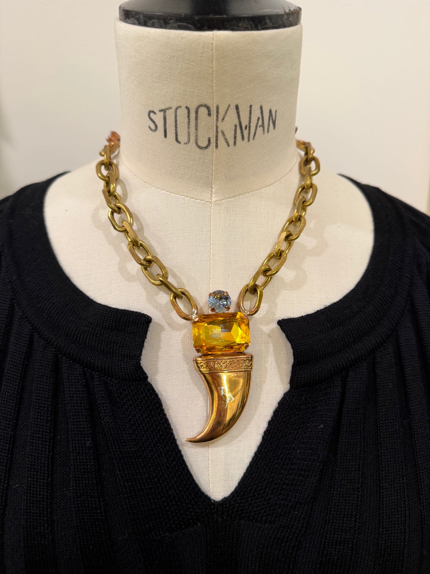 Alba Bijoux - Chunky Horn Necklace