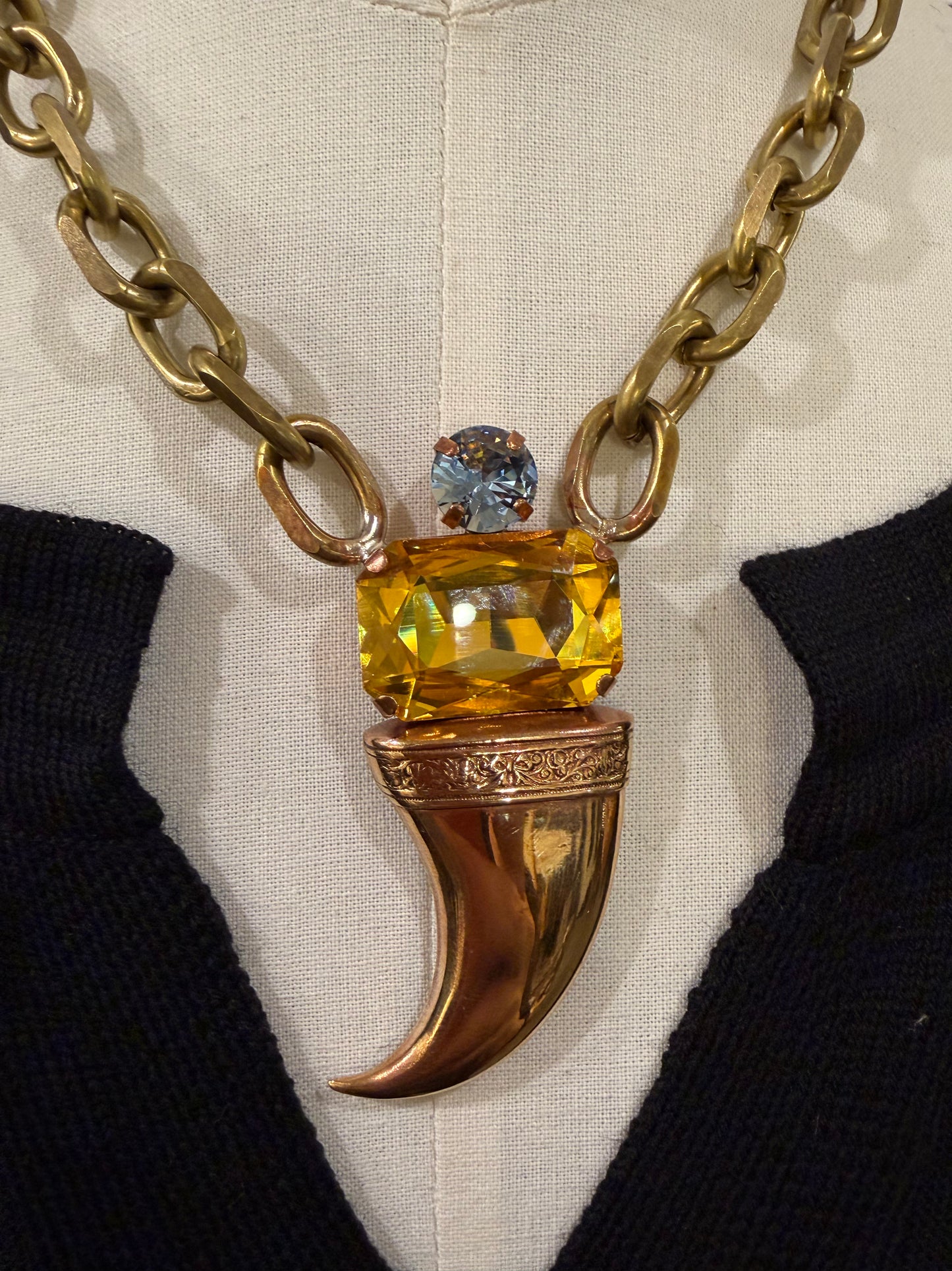 Alba Bijoux - Chunky Horn Necklace