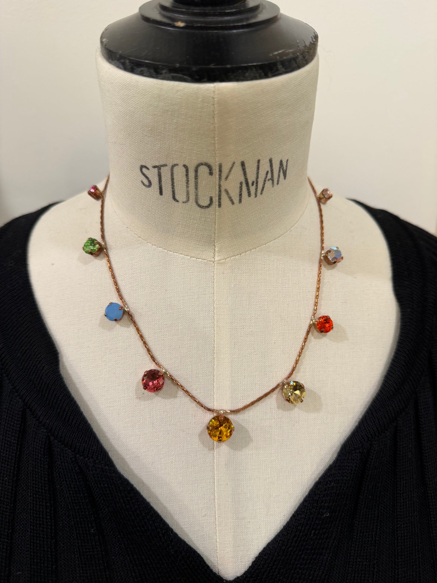 Alba Bijoux - Short Strand Necklace Multi Colored