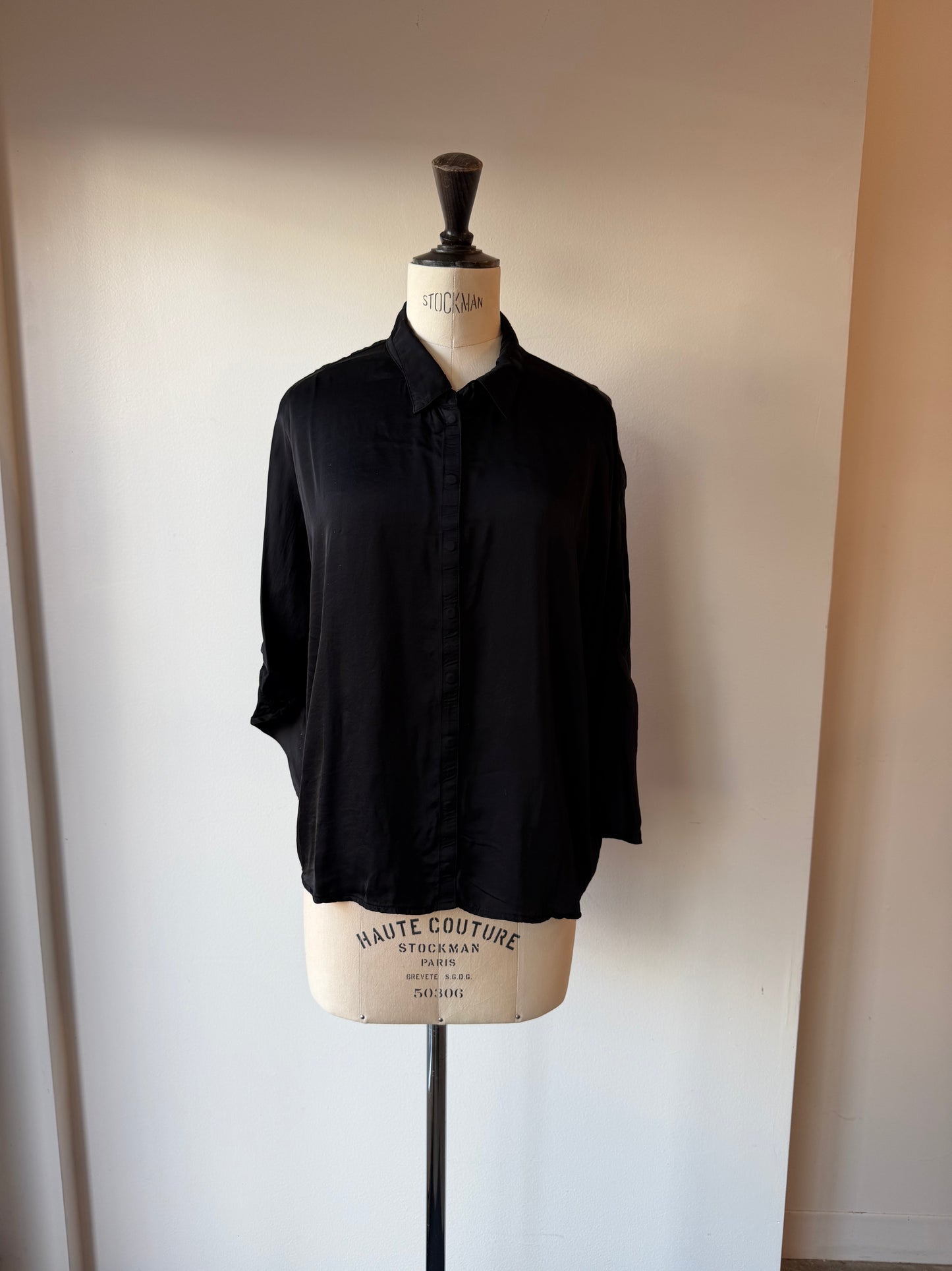 Jaga - Dijon  Shirt in White Linen or Black Satin