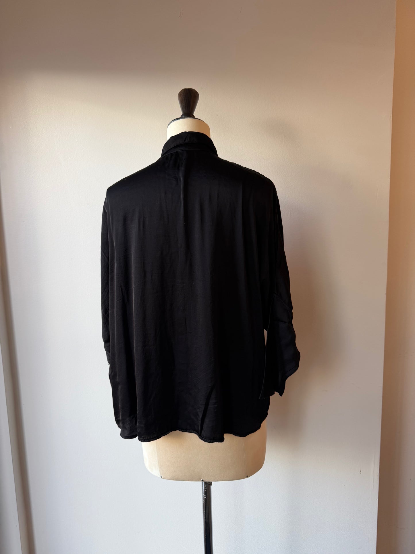 Jaga - Dijon  Shirt in White Linen or Black Satin