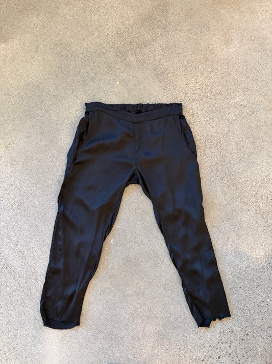 Jaga- Voyage pants in black