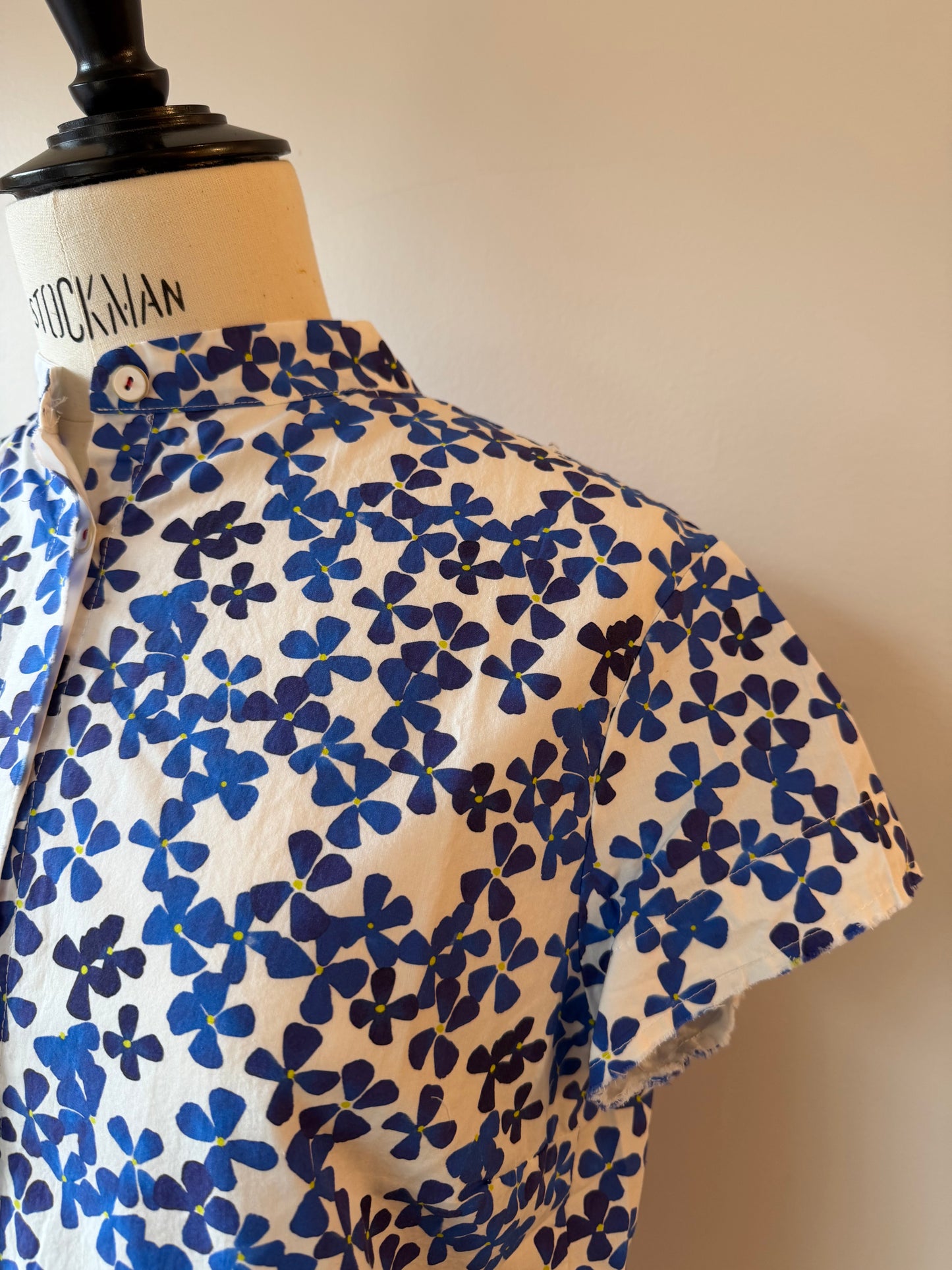 Hannoh Wessel - Shirt Savannah in Ink, Blue Flowers, or Large Floral Print