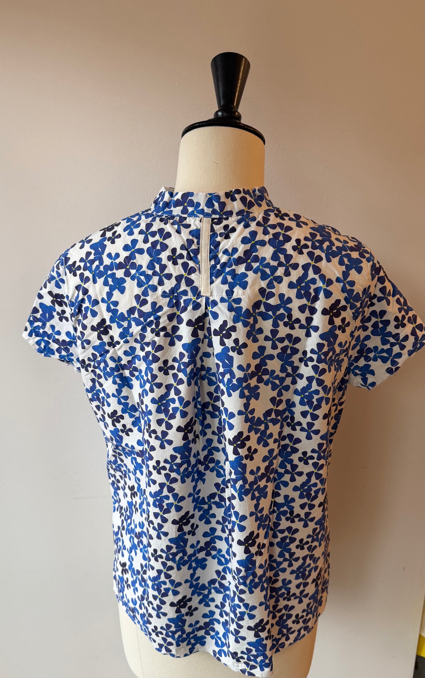 Hannoh Wessel - Shirt Savannah in Ink, Blue Flowers, or Large Floral Print