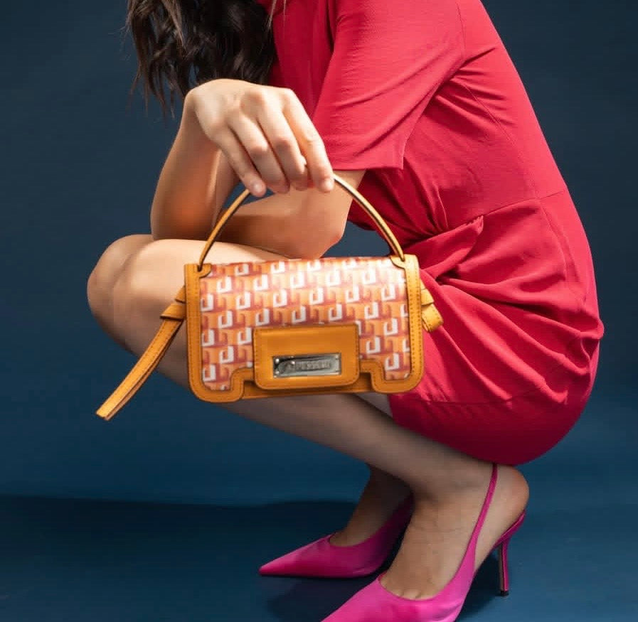 Pesseia - Amilla Clutch