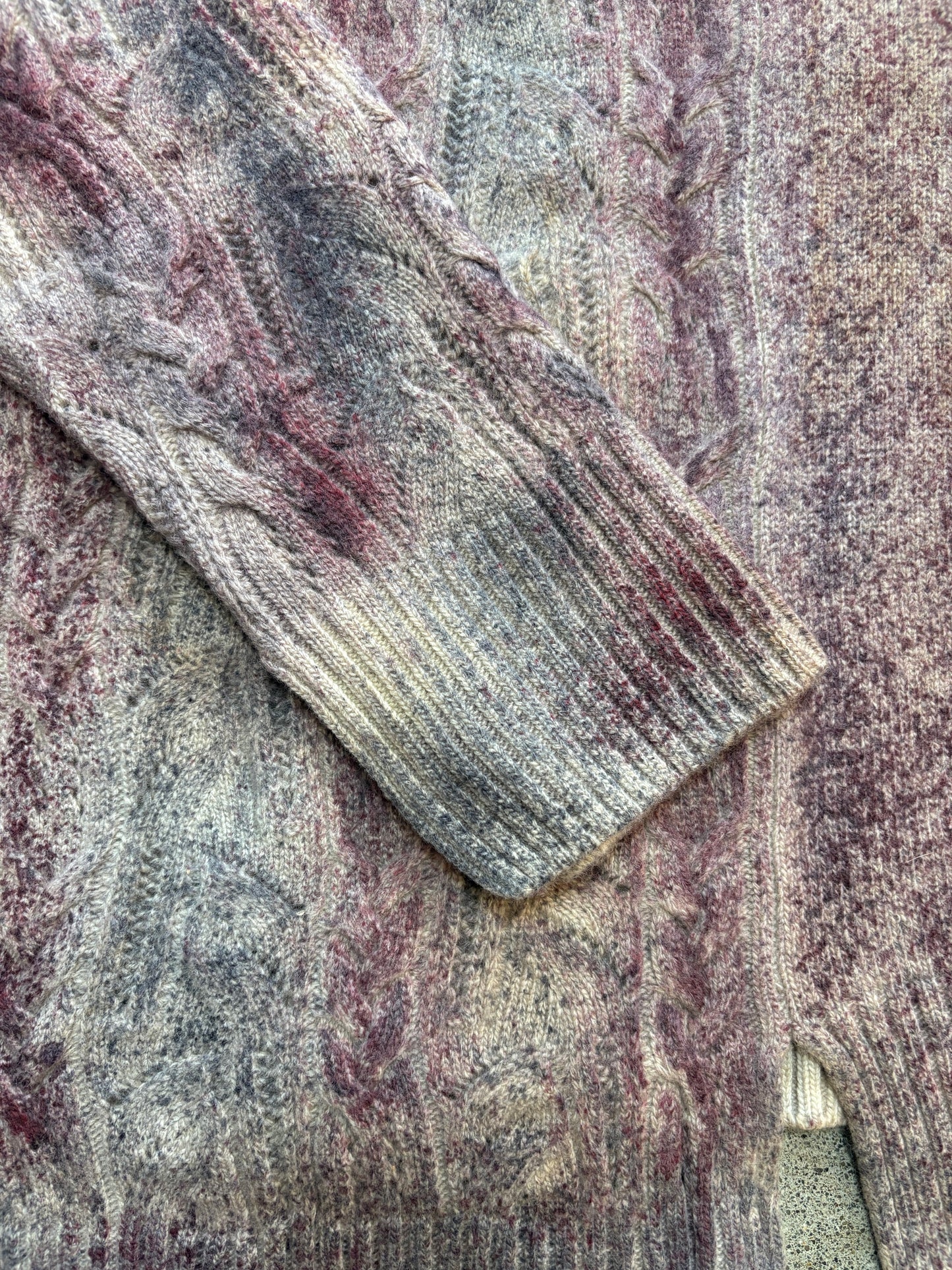 Pintorie - Faded Cable Knit Sweater in Green or Purple