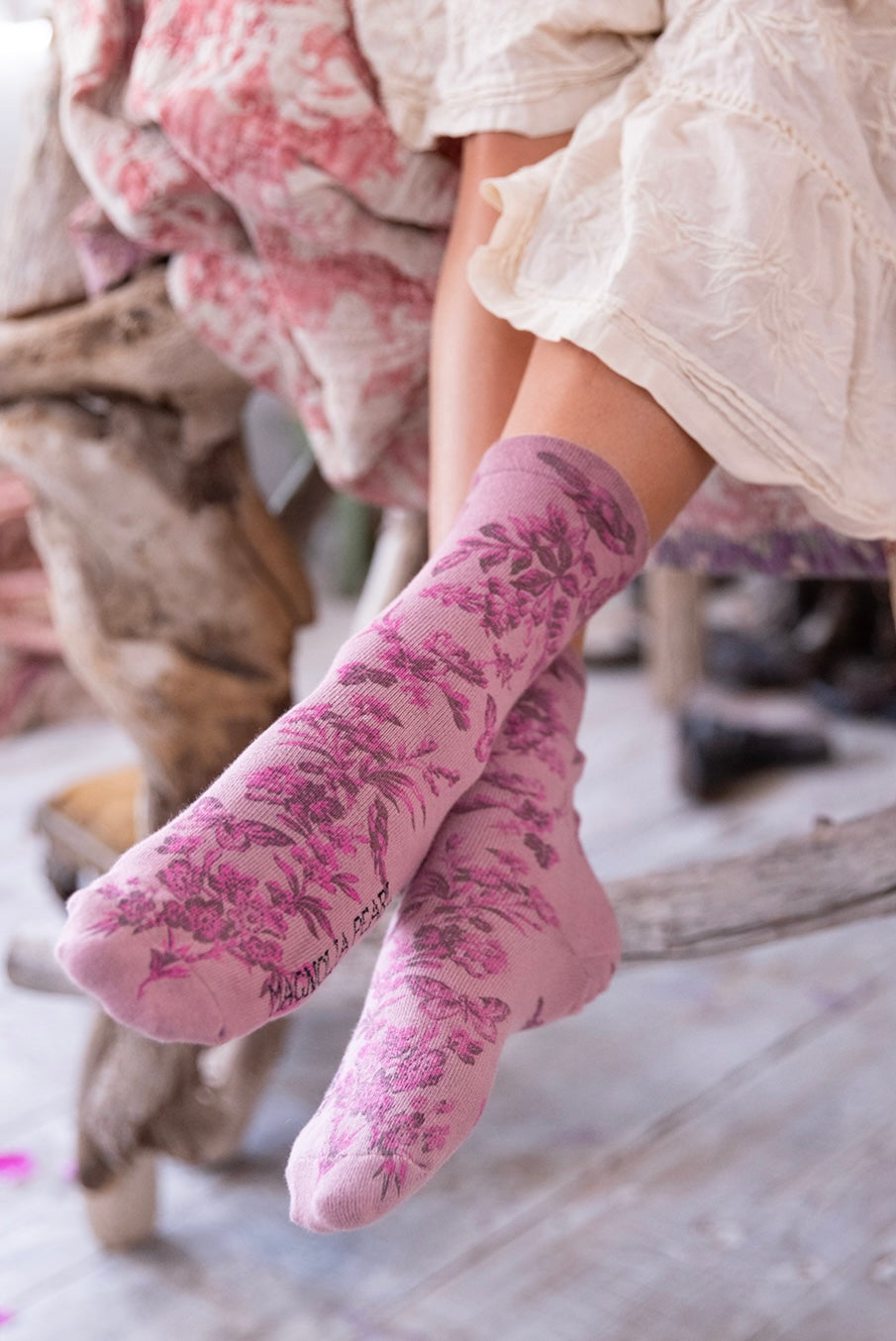 Magnolia Pearl- Vol Du Jardin Socks