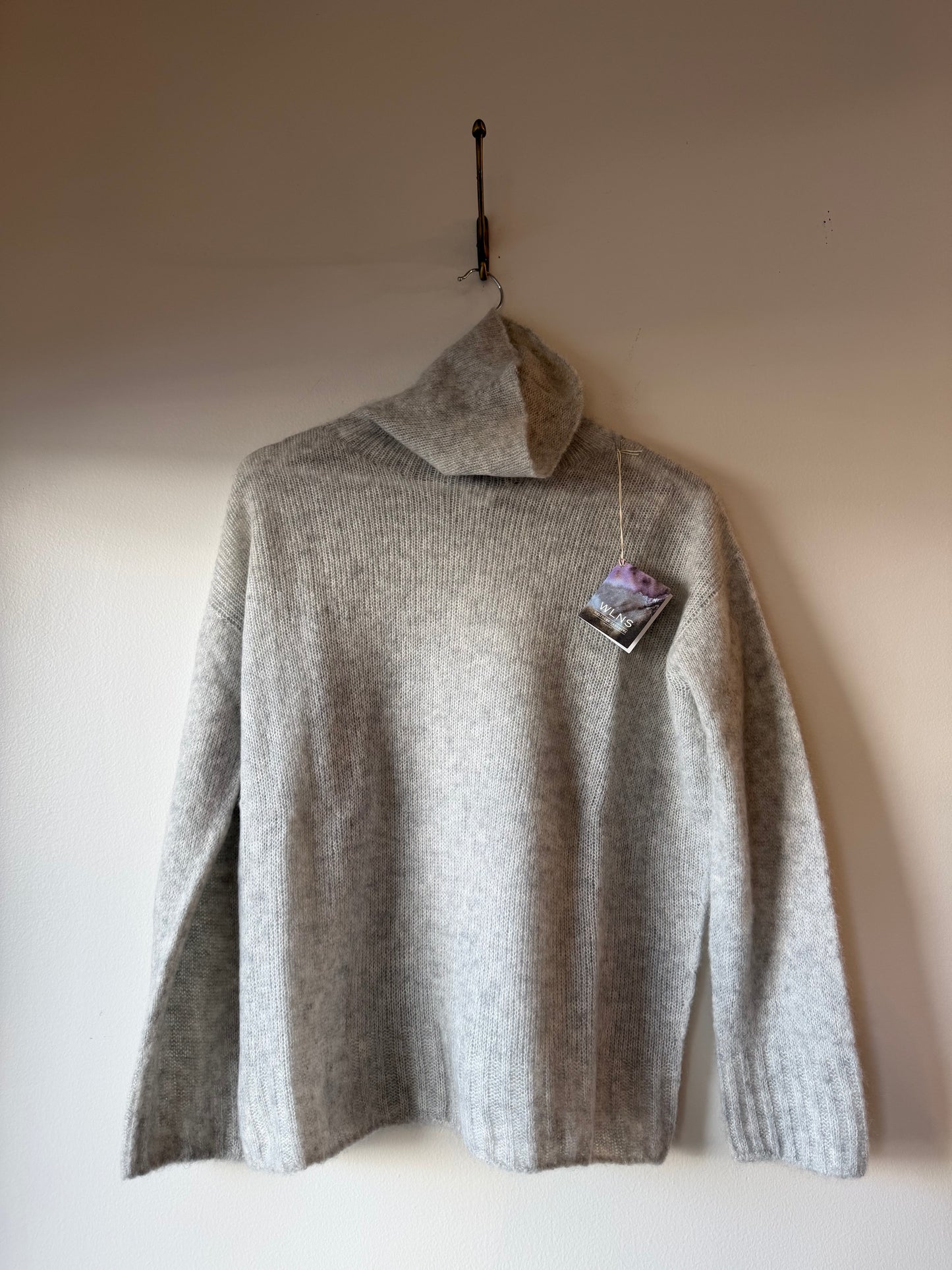 WLNS- Cashmere turtleneck - many colors