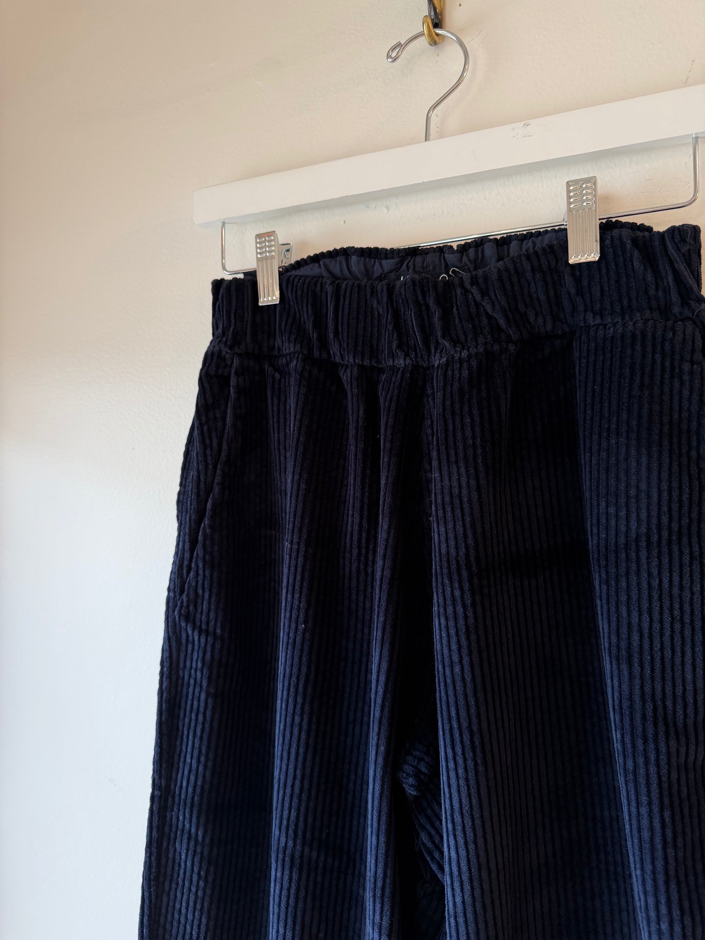 Labo Art - Wide Wale Corduroy in Navy or Plum