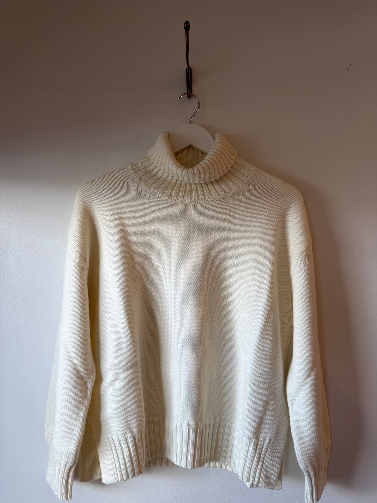 Labo Art  Turtleneck in Winter White