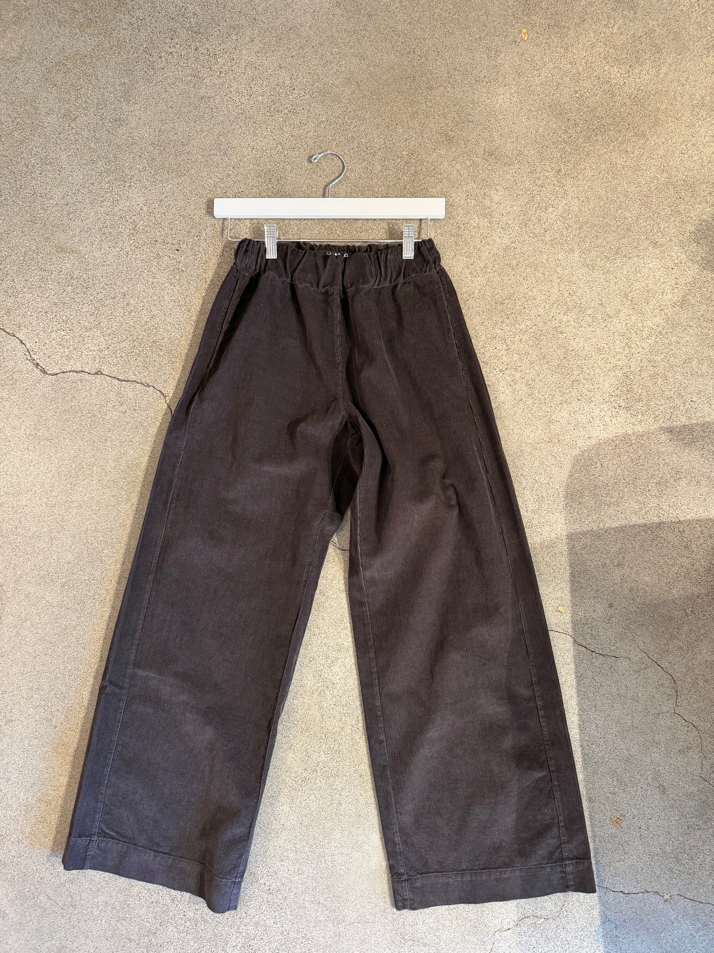Labo Art - Pant Diana in Small Wale Corduroy Chocolate Brown