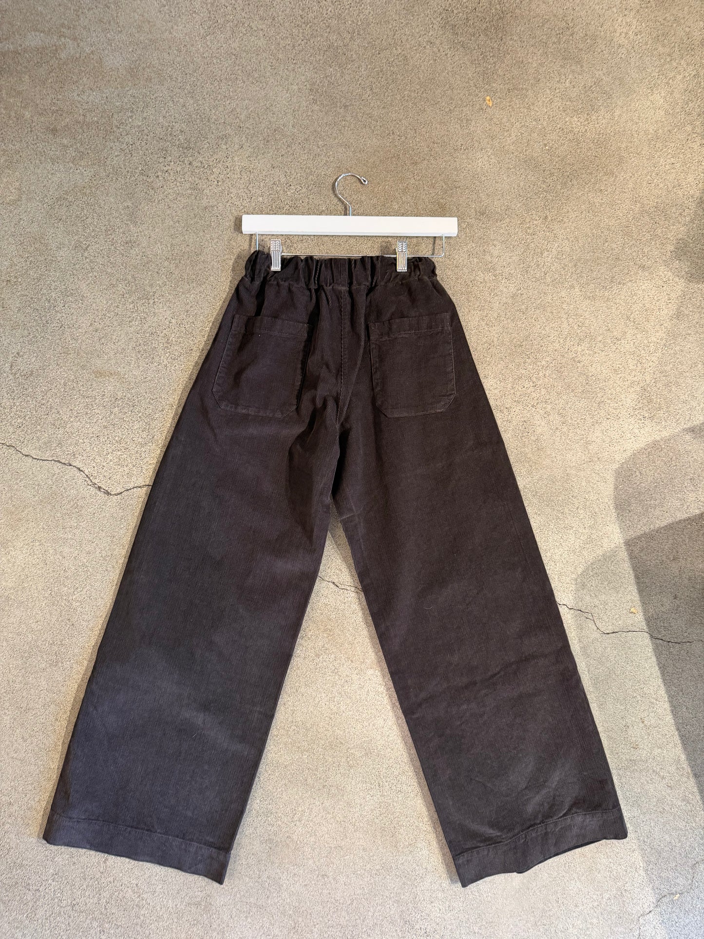 Labo Art - Pant Diana in Small Wale Corduroy Chocolate Brown