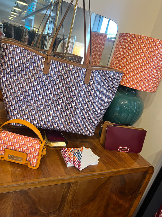 Pesseia - Shopper Tote in Austral
