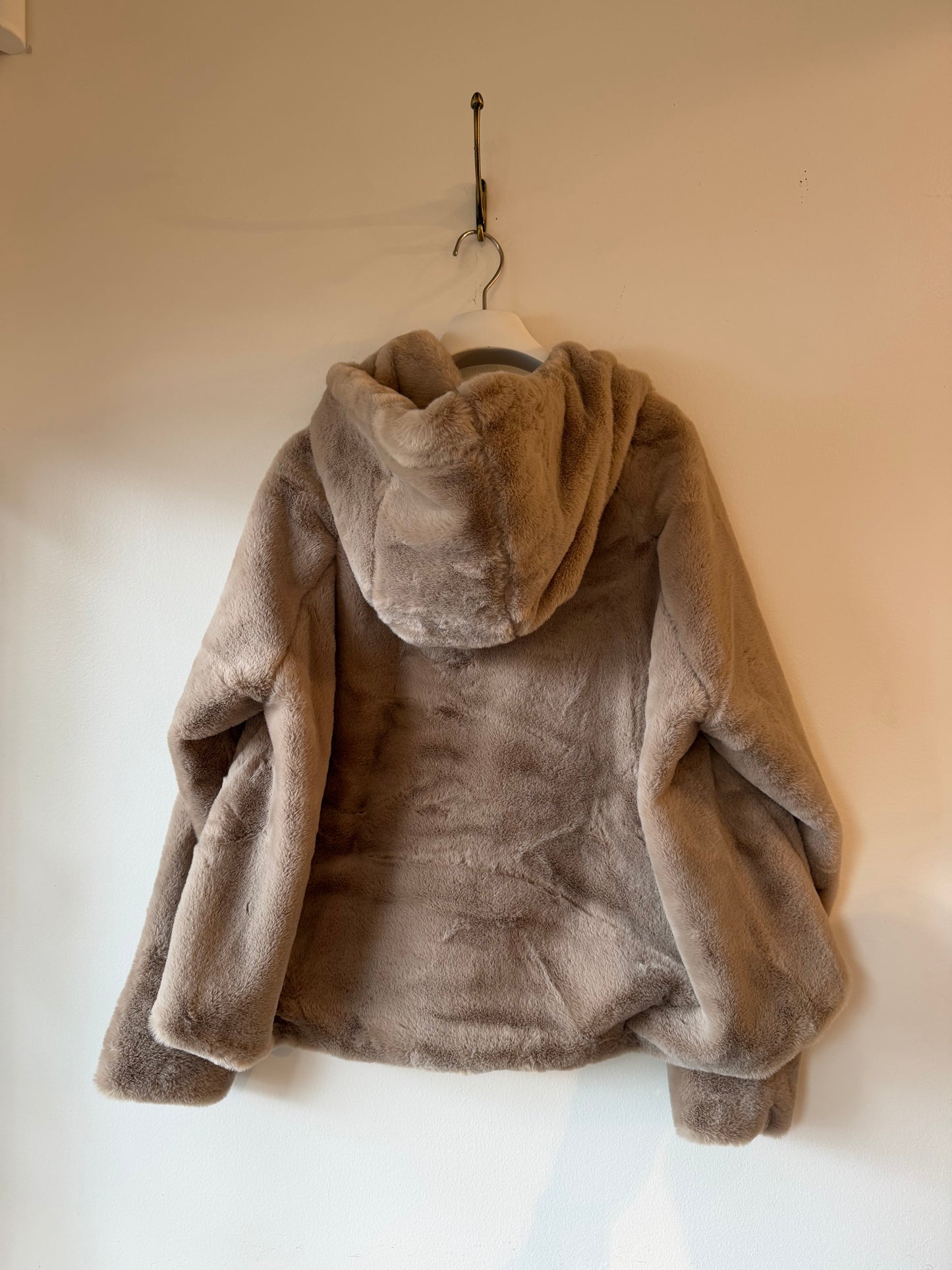 Rundholz Black Label - Teddy Bear Hooded Jacket in Sand