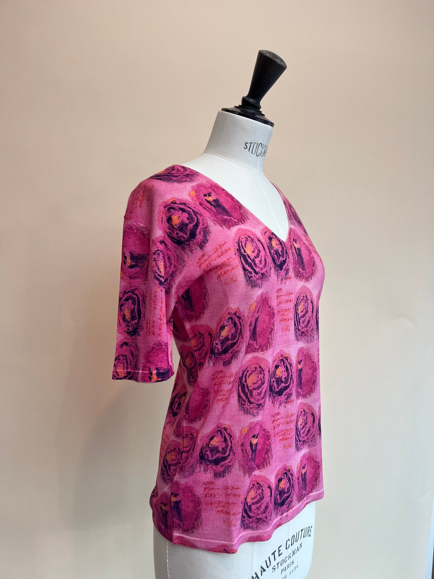 Printed Artworks - Knit V-neck Cashsilk Rose T-shirt