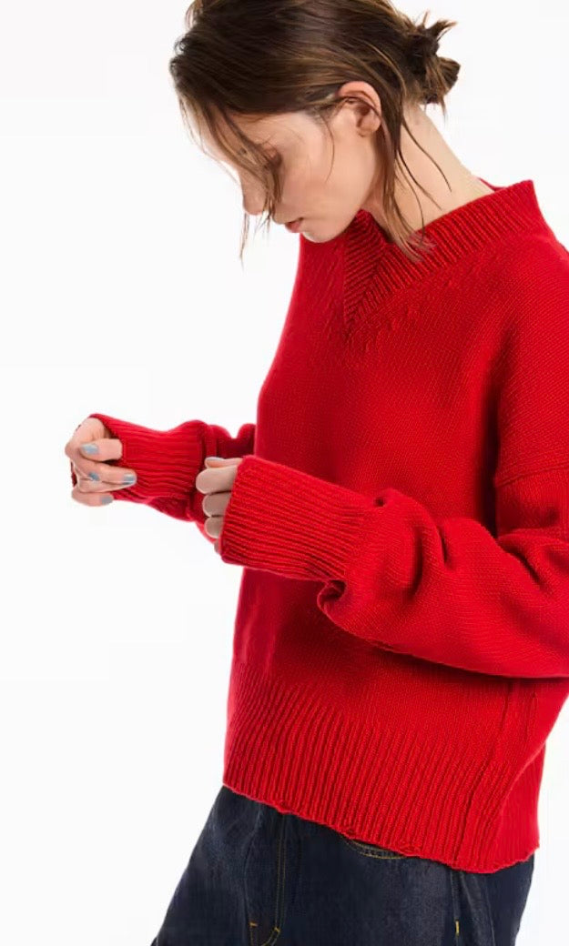 Lis Lareida - Vail  Pull Over in Red