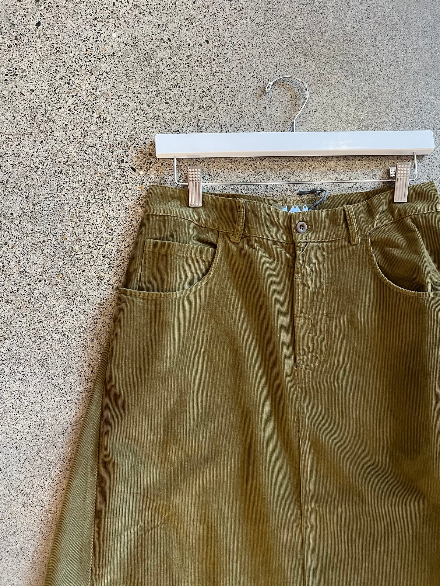 Labo Art - Corduroy A-Line Skirt in Olive