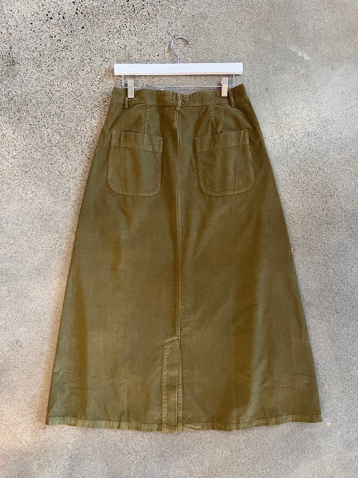 Labo Art - Corduroy A-Line Skirt in Olive