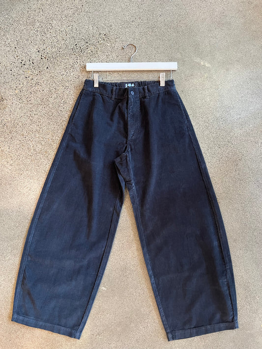 Labo Art - Mini-Corduroy Trouser in Black or Graphite