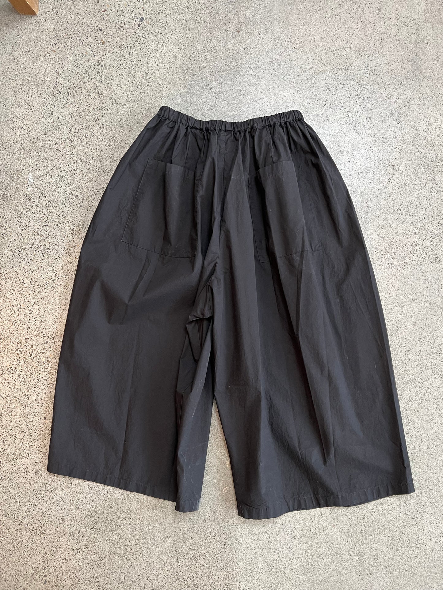 Manuelle Guibal - Oversize Full Cropped Pants in Black